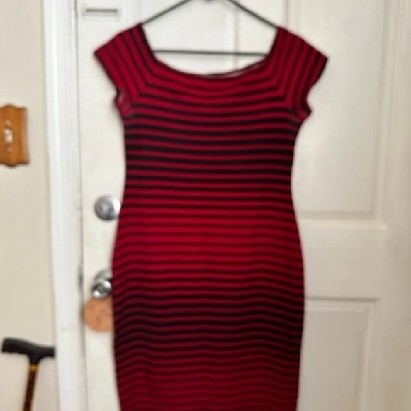 Women's Clothing - Picture 5 of 16